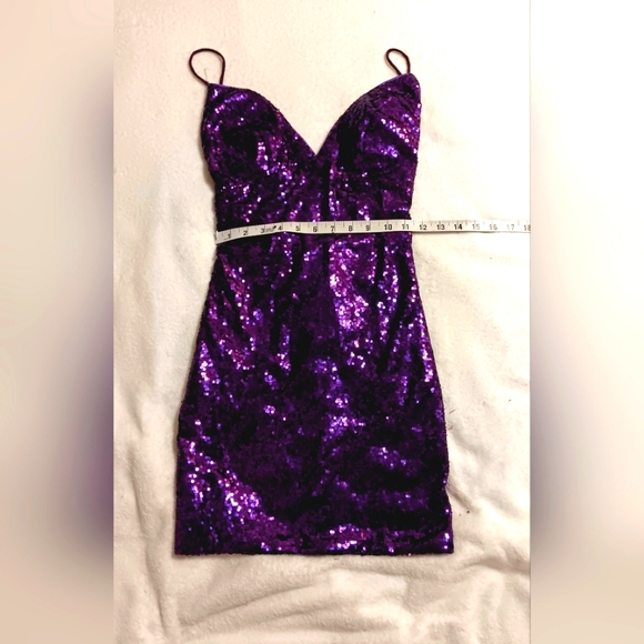 NEW Never Worn Sequin Lace-Back Dress - Picture 2 of 4